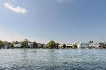 Seepanorama mit Blick auf die HTWG Konstanz